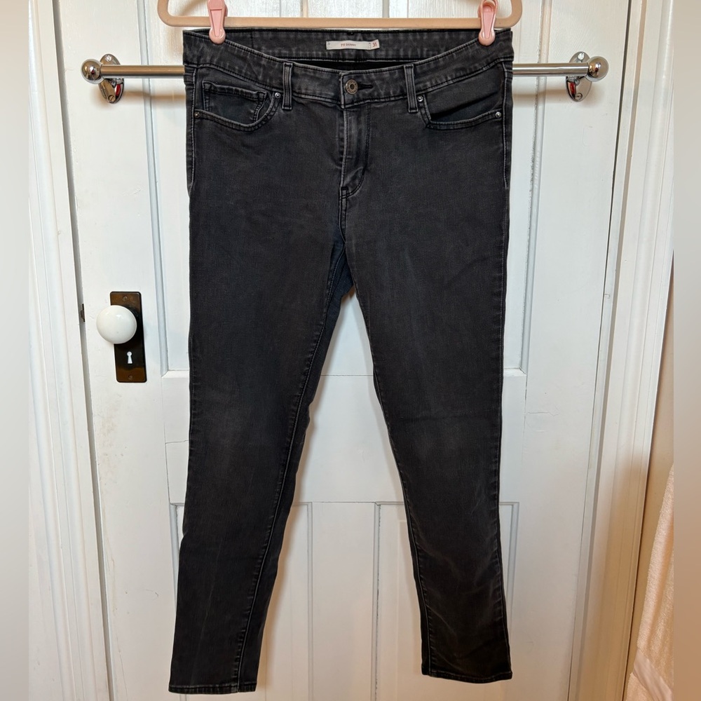 Levi’s 711 Skinny Jeans